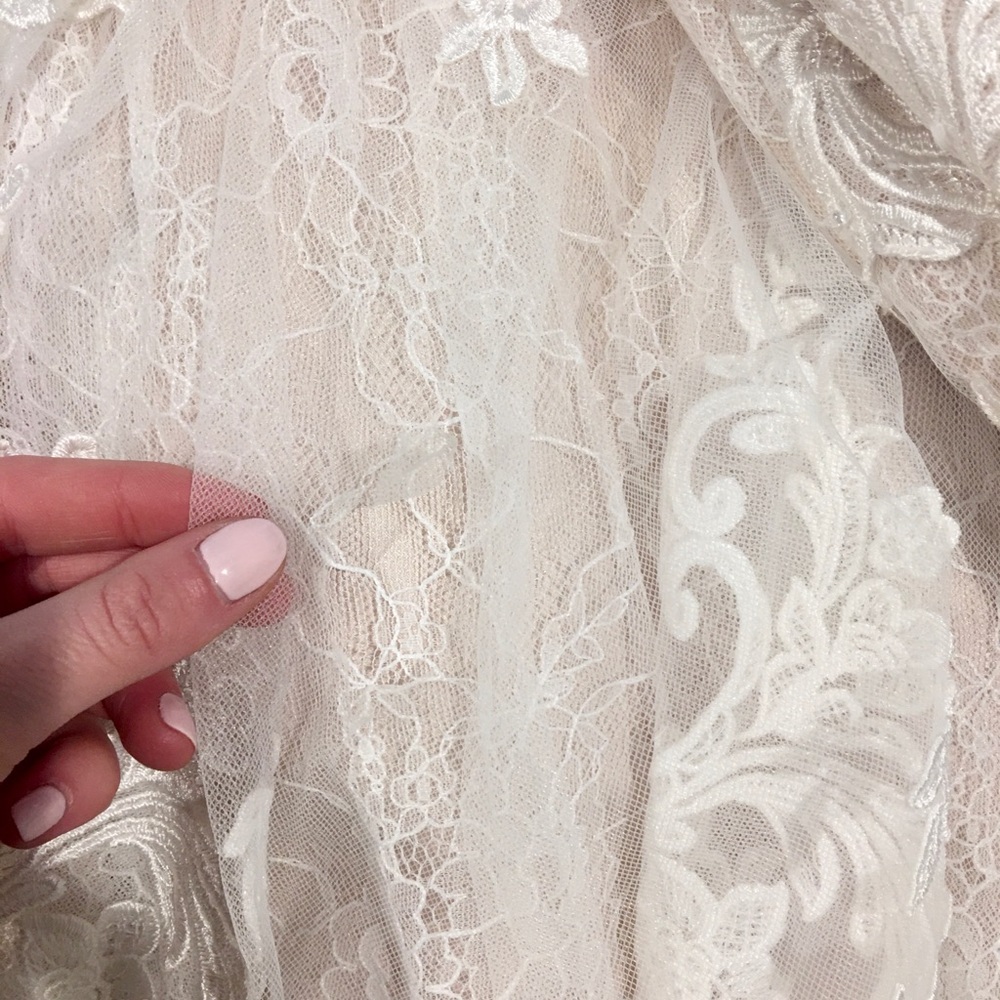 Essense of Australia Wedding Gown - Picture 3 of 7